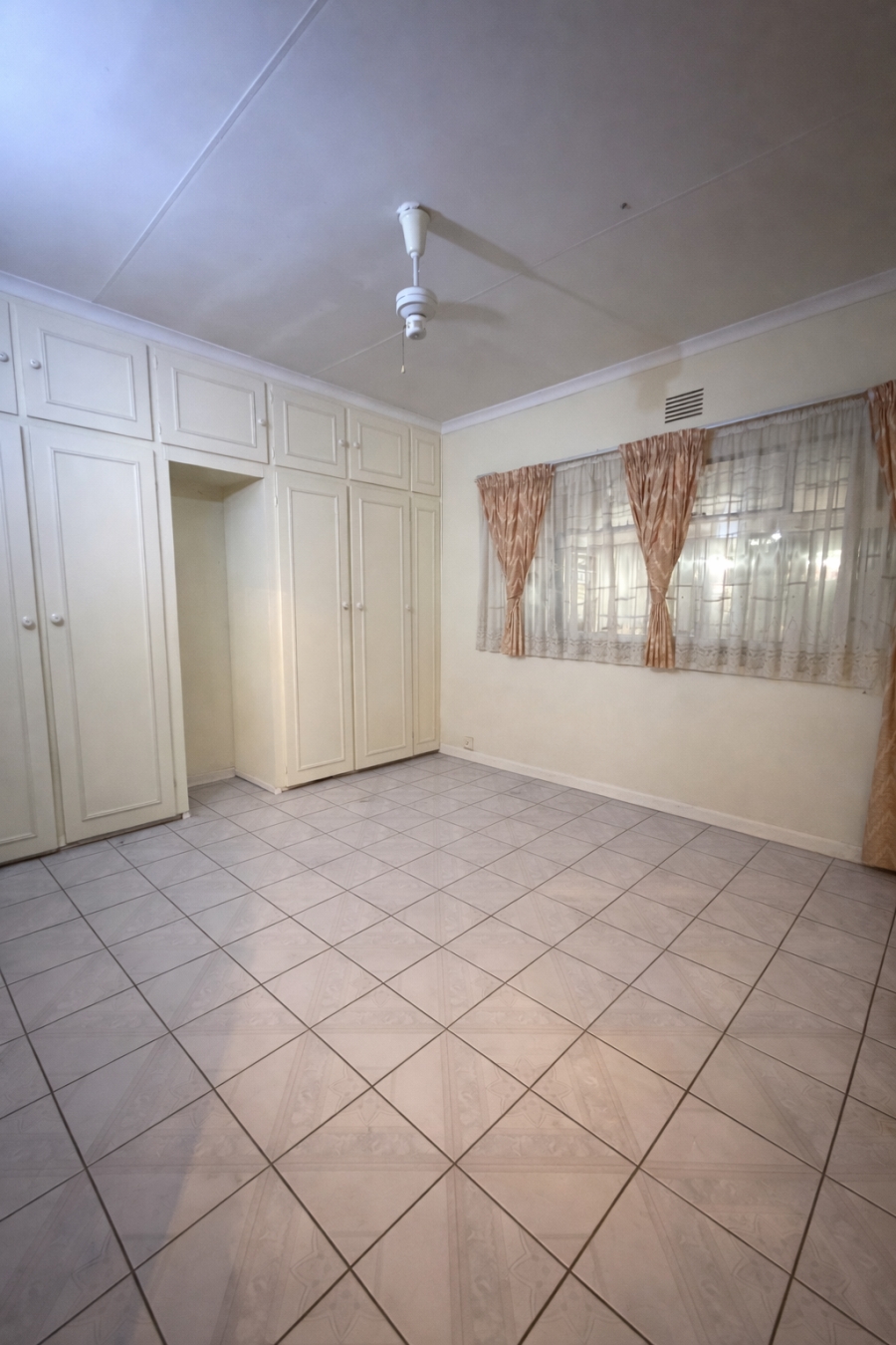 3 Bedroom Property for Sale in Mohadin North West